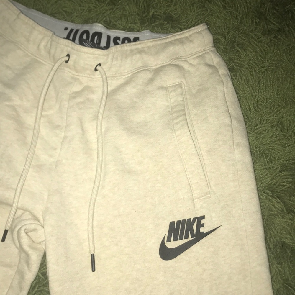nike women’s sweatpants